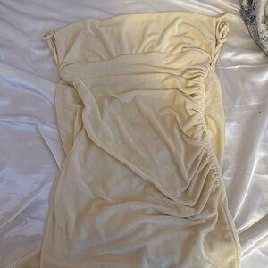 Lucy In the Sky long dress
Yellow
Open Back
SIZE SMALL
**NEVER WORN